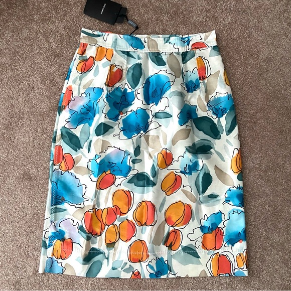 DOLCE & GABBANA Silk Knee Length Floral Skirt Size 42 - Picture 11 of 14